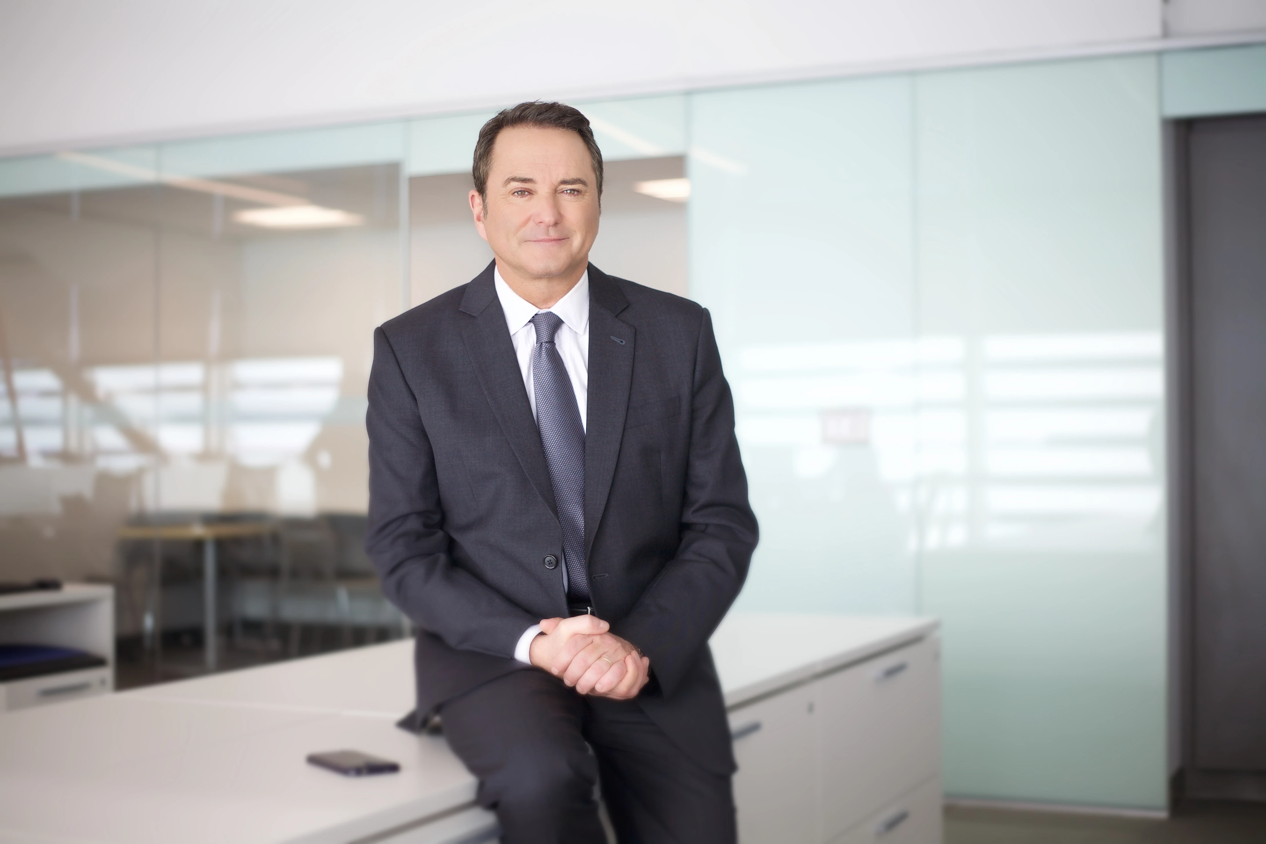 Pierre Jobin en bureau